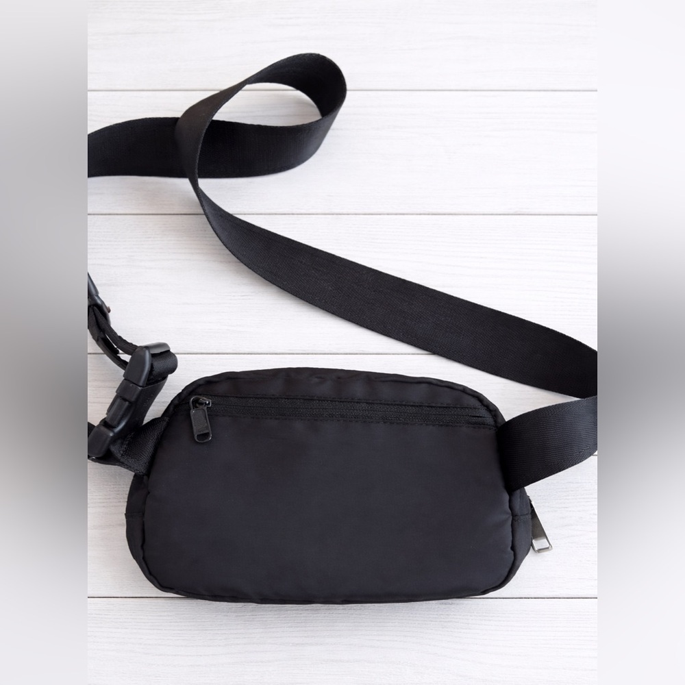 Pander waist pack bag, black crossbody, funny pack travel bag - Picture 3 of 4